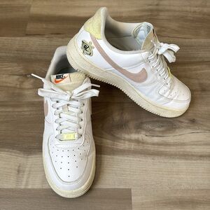 Nike Air Force, AF1 Sneakers White/Pink/Yellow, US 7.5, lightly used